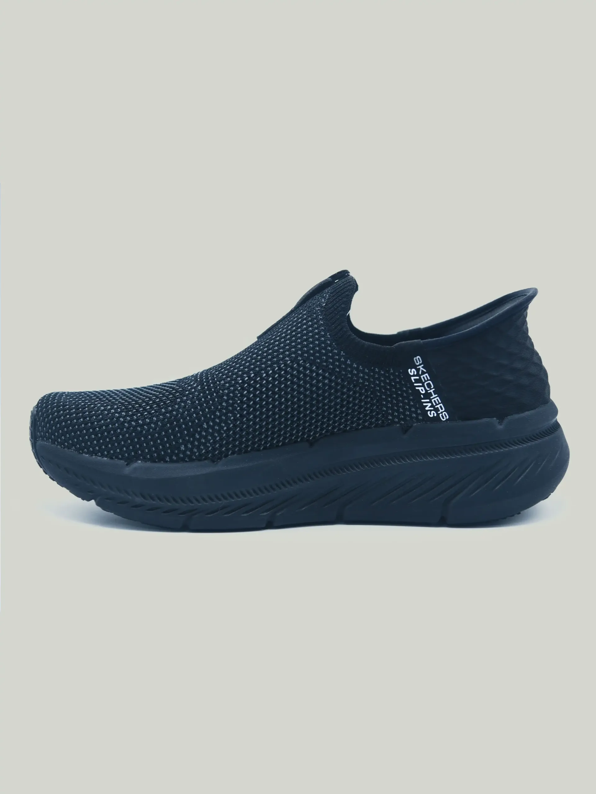 Skechers-Max-Cushioning-Premier-2.0